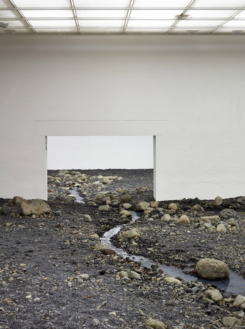 Illustration for article titled See an Entire Muddy River Bed Transplanted Inside an Art Museum